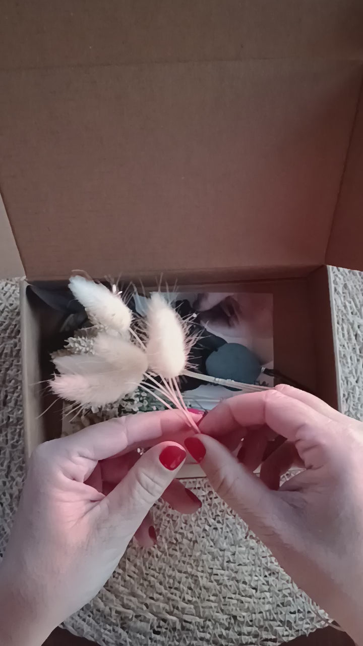 Kit créatif d'une couronnes en fleurs stabilisées et tissu